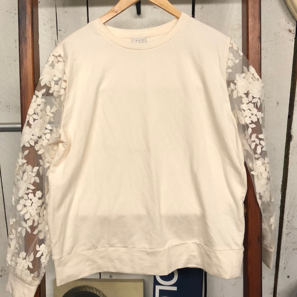 Long sleeve lace detail shirt